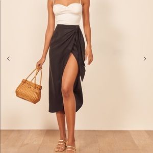 ✨ NWOT Reformation Citron Skirt size Small